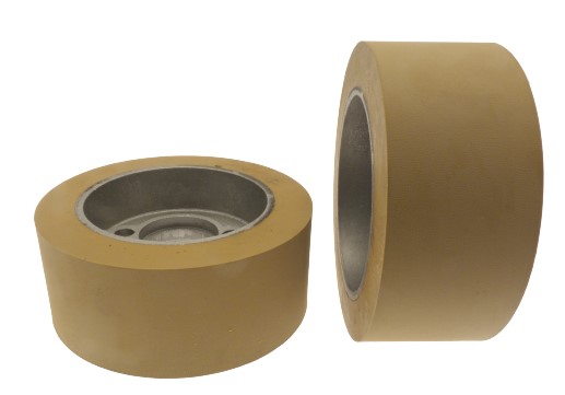 Roue d'entraineur   Caoutchouc  Ø 145  Larg. 60  HT.Moy. Déporté 10mm  d 20   + 1 clavette   SAC 